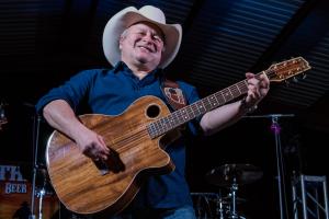 The Roundup Mark Chesnutt 2018 Best Texas Music Venue